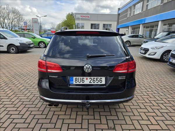 Volkswagen - Passat.jpg