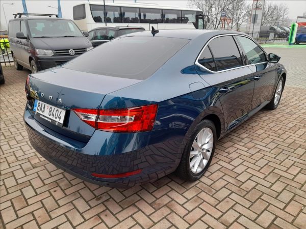 Škoda - Superb.jpg