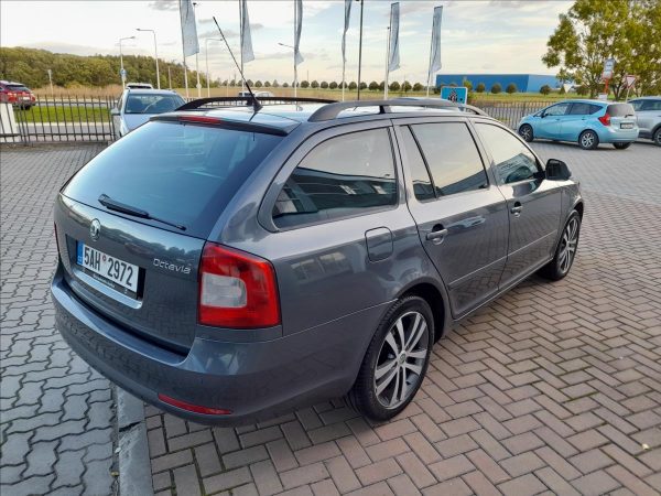 Škoda - Octavia.jpg