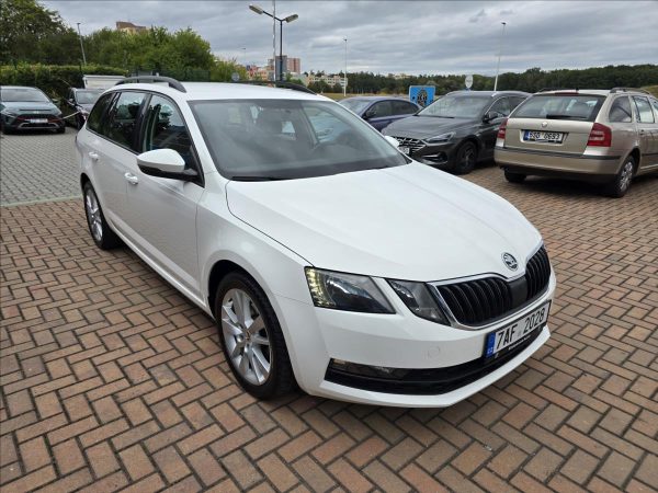 Škoda - Octavia.jpg