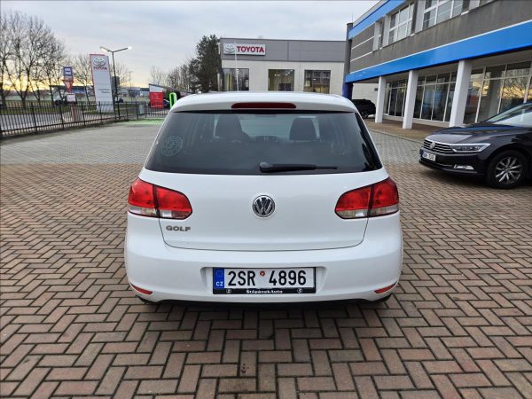 Volkswagen - Golf.jpg