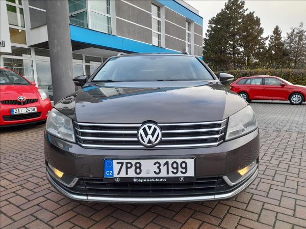 Volkswagen - Passat.jpg